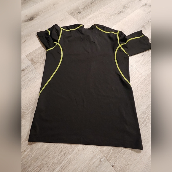 Boys xl nike pro combat shirt - Picture 6 of 6